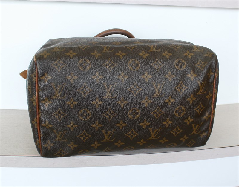 Authentic Louis Vuitton Monogram Speedy 30 Handbag - Includes LV Dust –  Luxury Handbags For Less