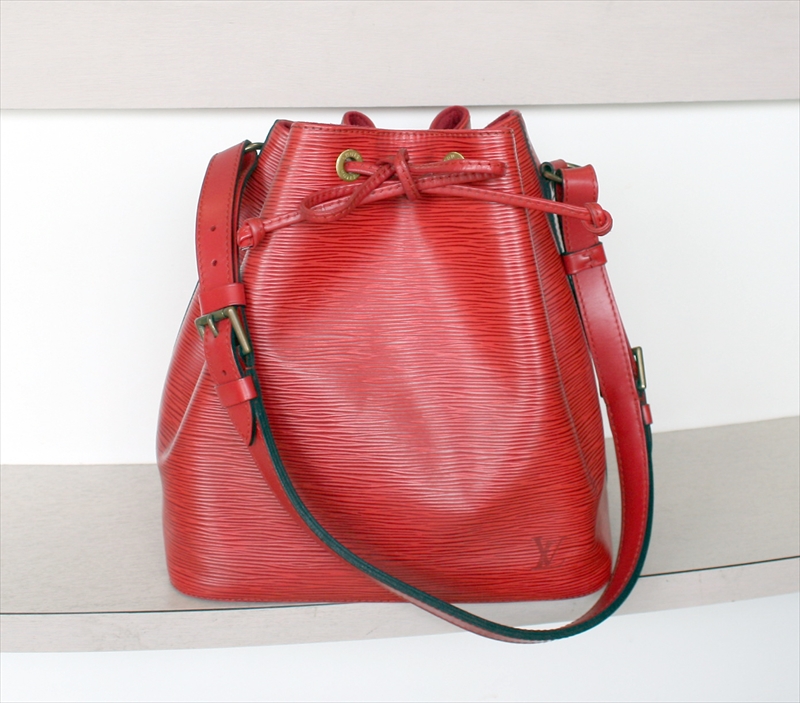 LOUIS VUITTON PETIT NOE Epi Red Shoulder Bag No.1174-c
