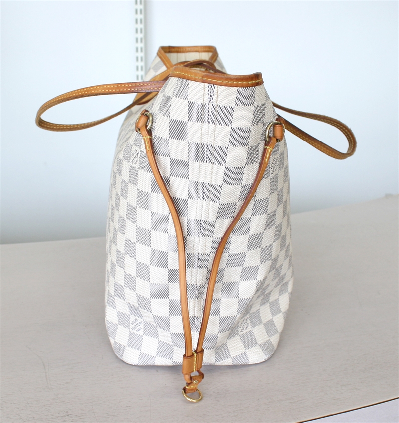 Neverfull cloth handbag Louis Vuitton White in Cloth - 34977729