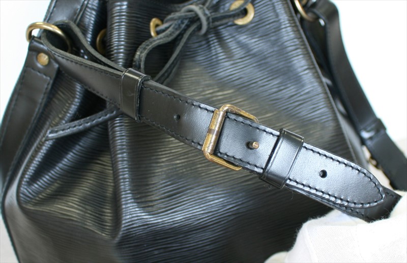 Louis Vuitton, Epi Noir Sac Noe, black textured epi leat…