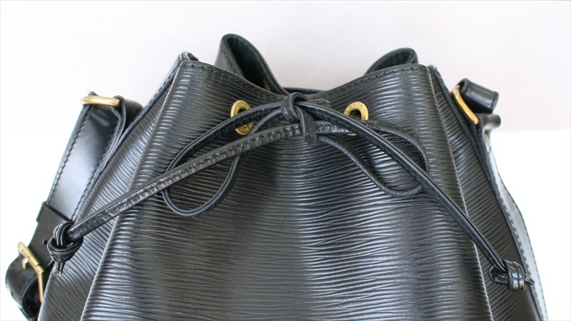 LOUIS VUITTON NOE EPI Black Noir Shoulder Bag No.1211-e