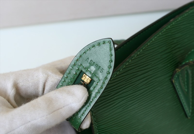 Louis Vuitton Epi Saint-Jacques PM Green Shoulder Bag – Timeless