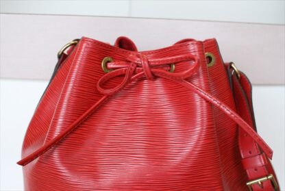 LOUIS VUITTON NOE EPI Red