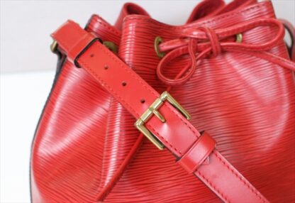 LOUIS VUITTON NOE EPI Red