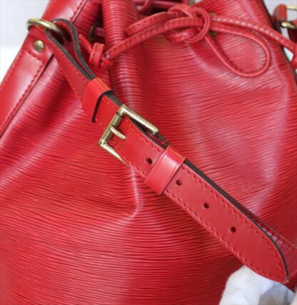 LOUIS VUITTON NOE EPI Red