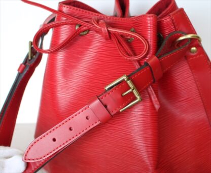 LOUIS VUITTON PETIT NOE Epi Red